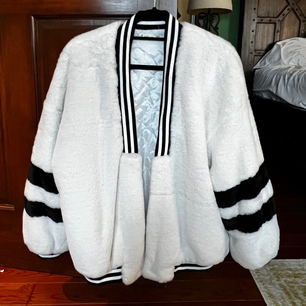 Women’s jacket/jumper - minky fabric (faux fur). Japan